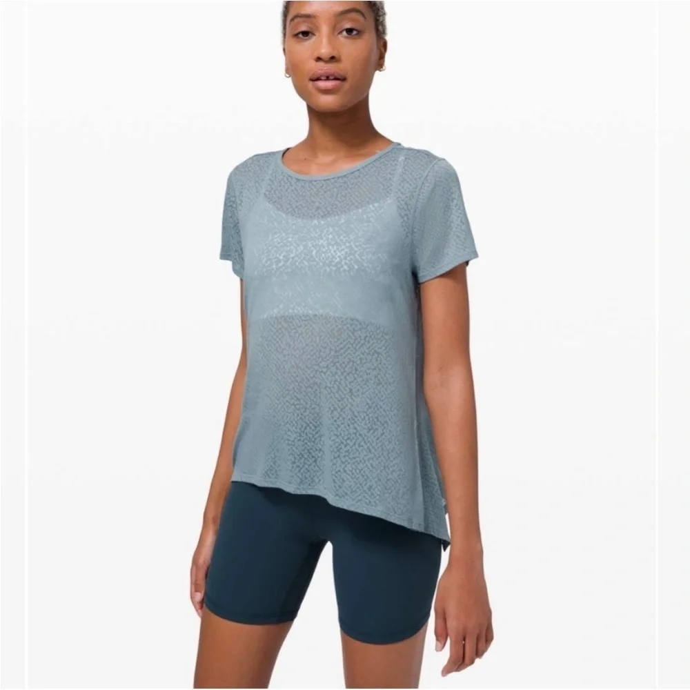 Lululemon tee